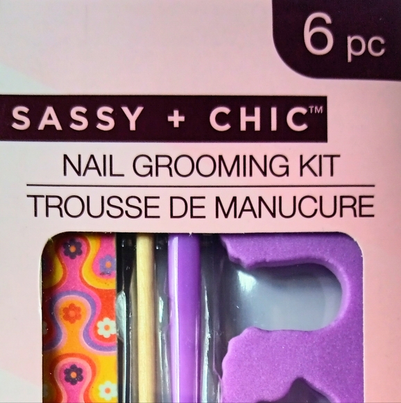 🎁FREE GIFT INCLUDED🎁Nail Grooming Kit Brand New - Picture 2 of 2